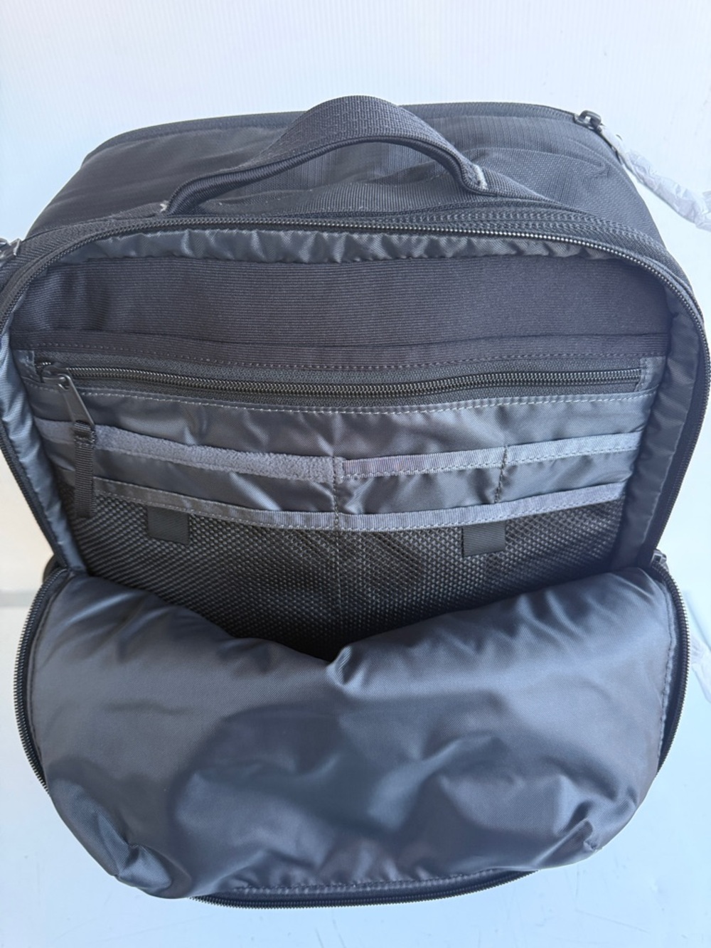 NEW WITH TAGS The North Face 35L Travel Pack Backpack Black Carry On Laptop - Picture 10 of 12